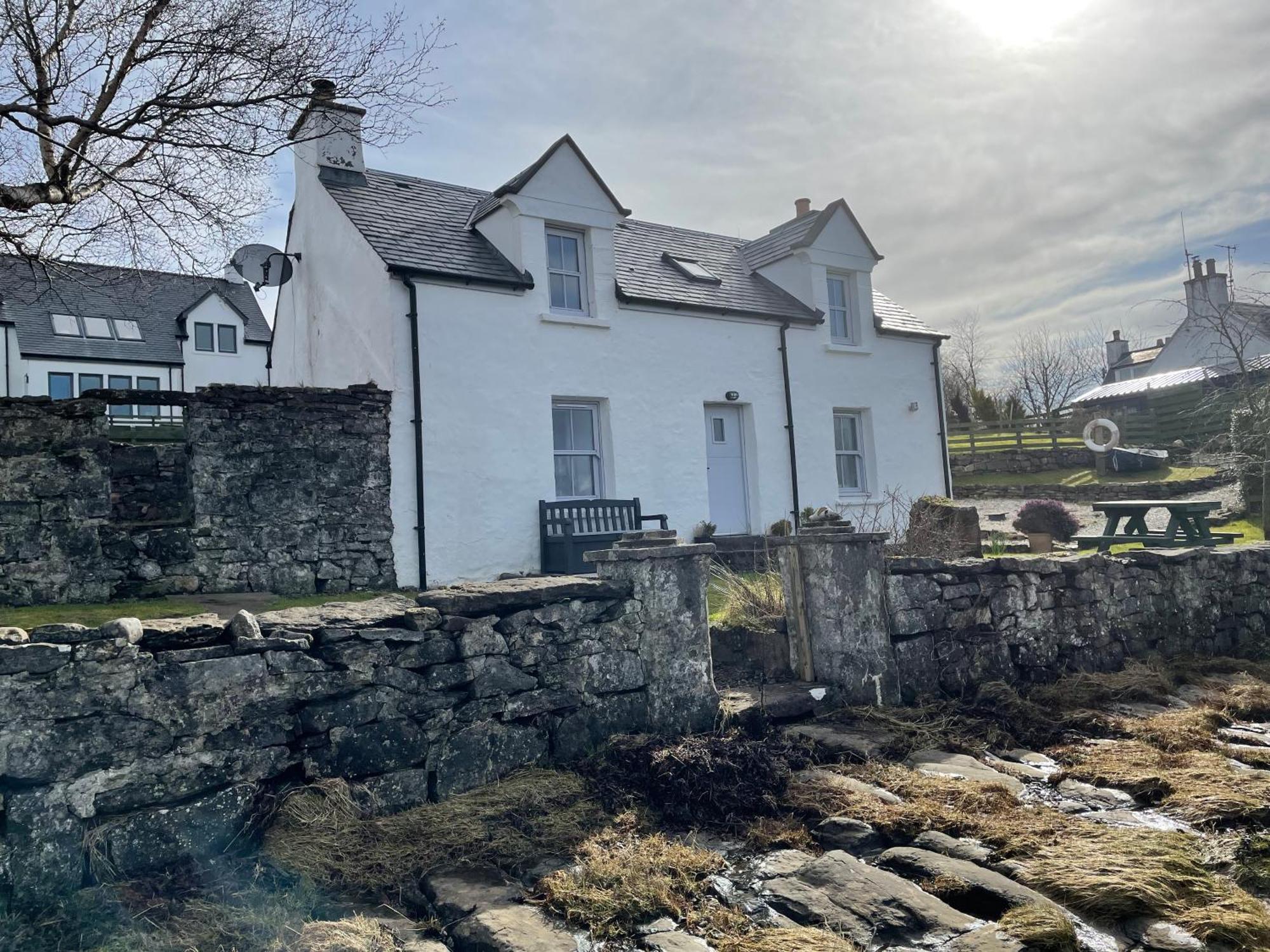 Tidal Cottage On The Shore Isle Of Skye Breakish Екстериор снимка